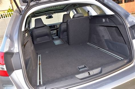 Peugeot 308 SW maletero abierto