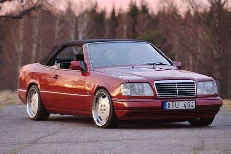 Mercedes-Benz 300 CE 24v coupé perfil