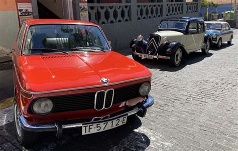 Coche clásico en buen estado